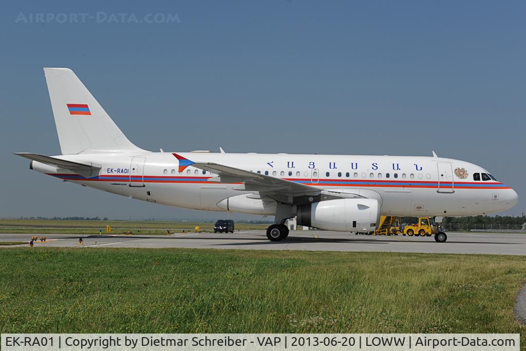 EK-RA01, 1998 Airbus A319-132 C/N 0913, Armenia A319