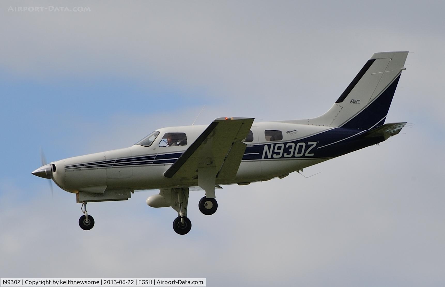 N930Z, 1995 Piper PA-46-350P Malibu Mirage C/N 4622188, Early evening visitor.