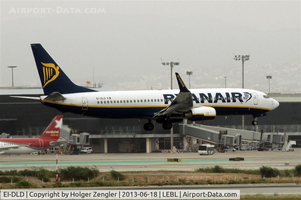 EI-DLD, 2005 Boeing 737-8AS C/N 33825, Straight from anywhere down to rwy 07L.....