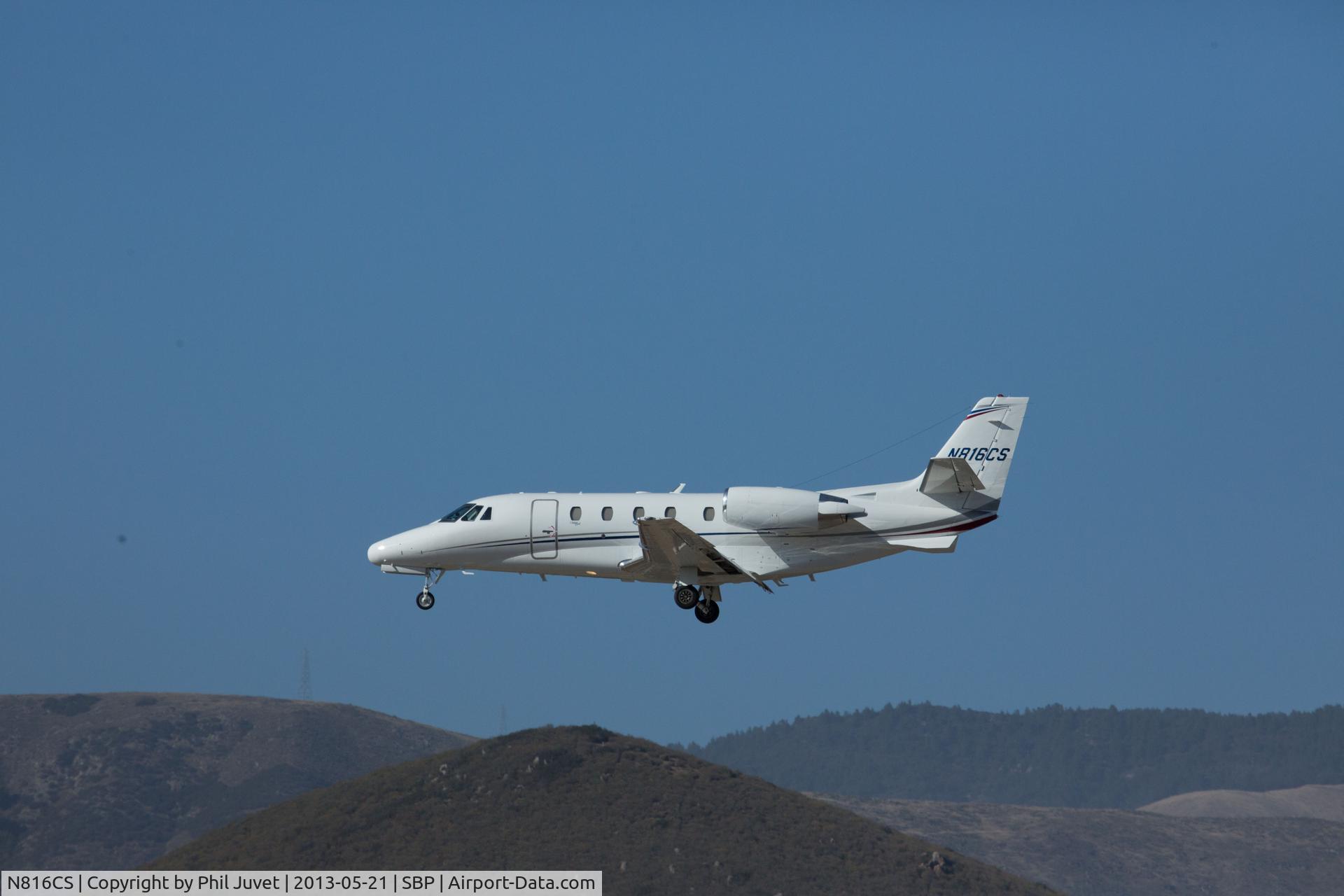 N816CS, 2001 Cessna 560XL Citation Excel C/N 560-5153, On final approach at San Luis Obispo County Airport.