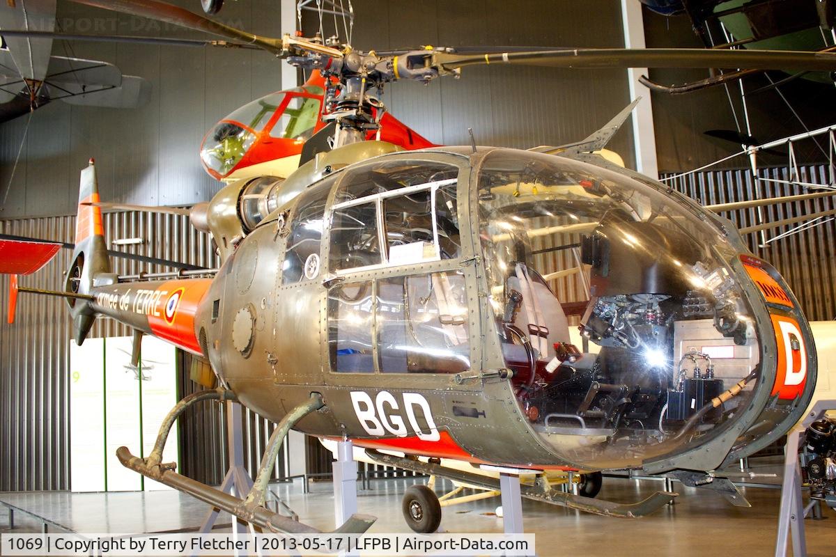 1069, Aerospatiale SA-341F Gazelle C/N 1069, Exibited at the AIR & SPACE MUSEUM , Le Bourget , Paris