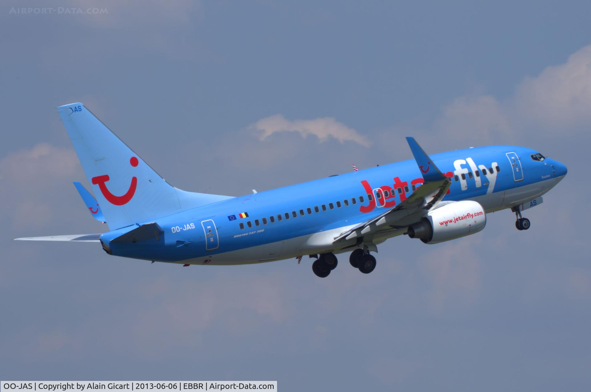 OO-JAS, 2008 Boeing 737-7K5 C/N 35144, Take-off