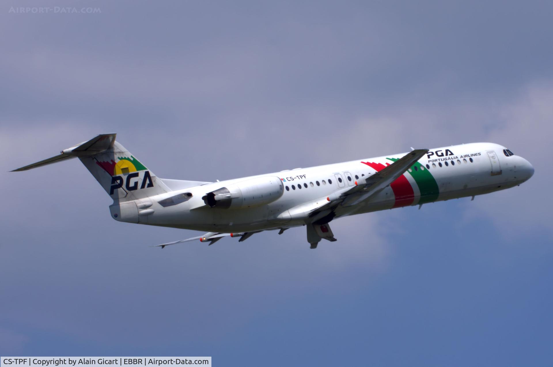CS-TPF, 1999 Fokker 100 (F-28-0100) C/N 11258, Take-off