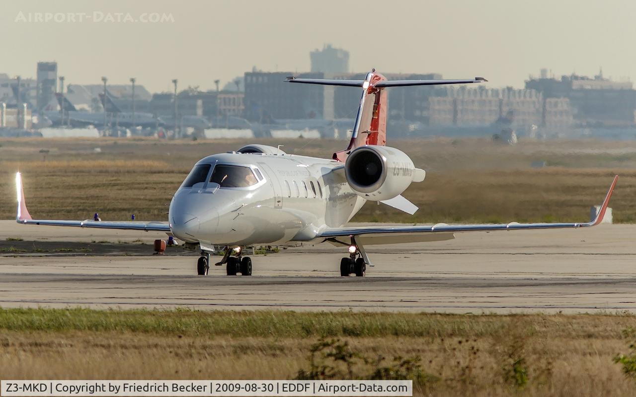 Z3-MKD, Learjet 60 C/N 60-279, line up prior departure