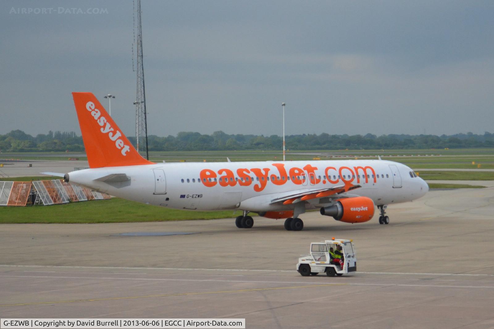G-EZWB, 2012 Airbus A320-214 C/N 5224, Easyjet Airbus A320-214 taxiing Manchester Airport.