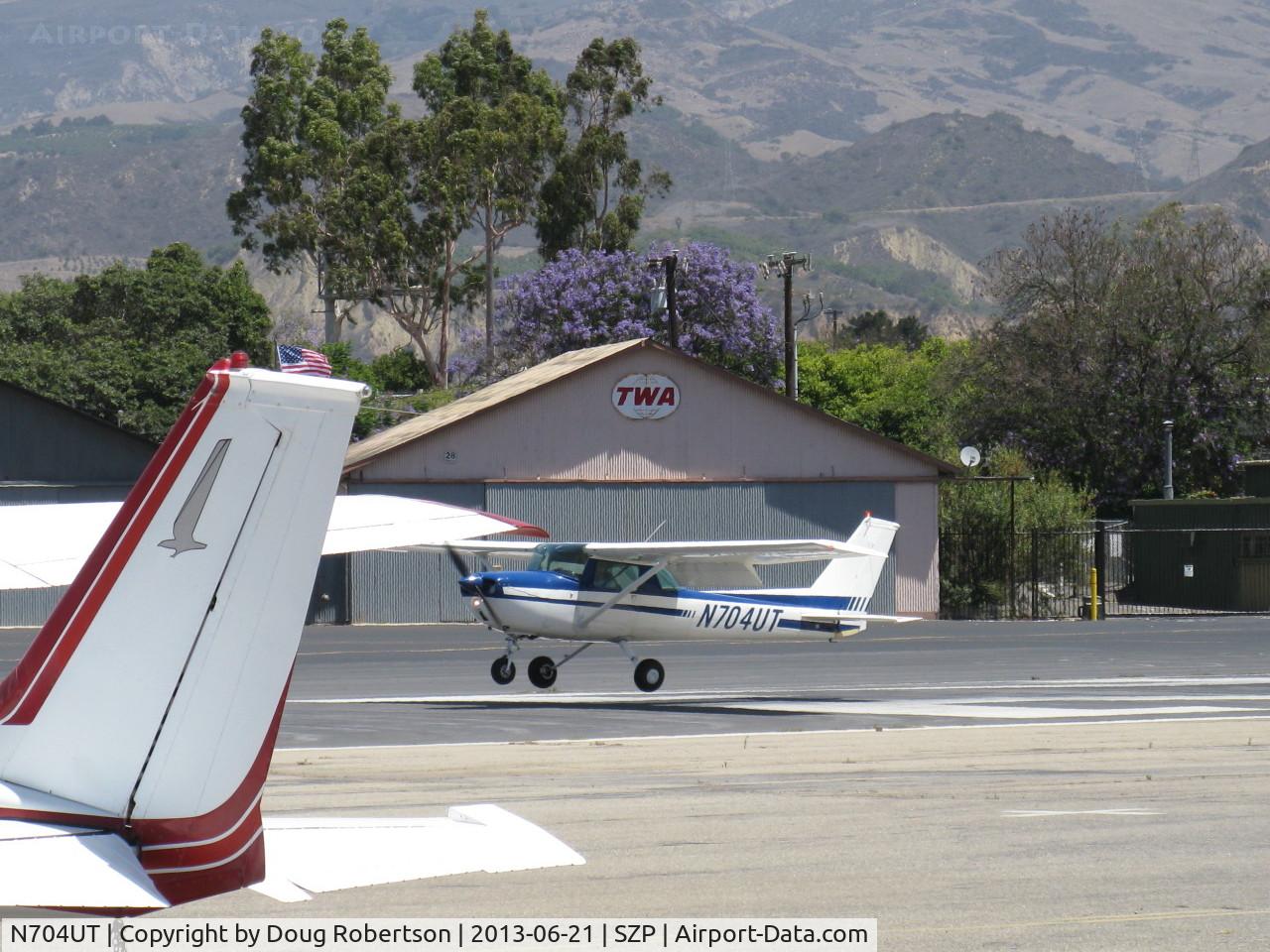 N704UT, 1976 Cessna 150M C/N 15078891, 1976 Cessna 150M, Continental O-200 100 Hp, landing Rwy 22, grab shot