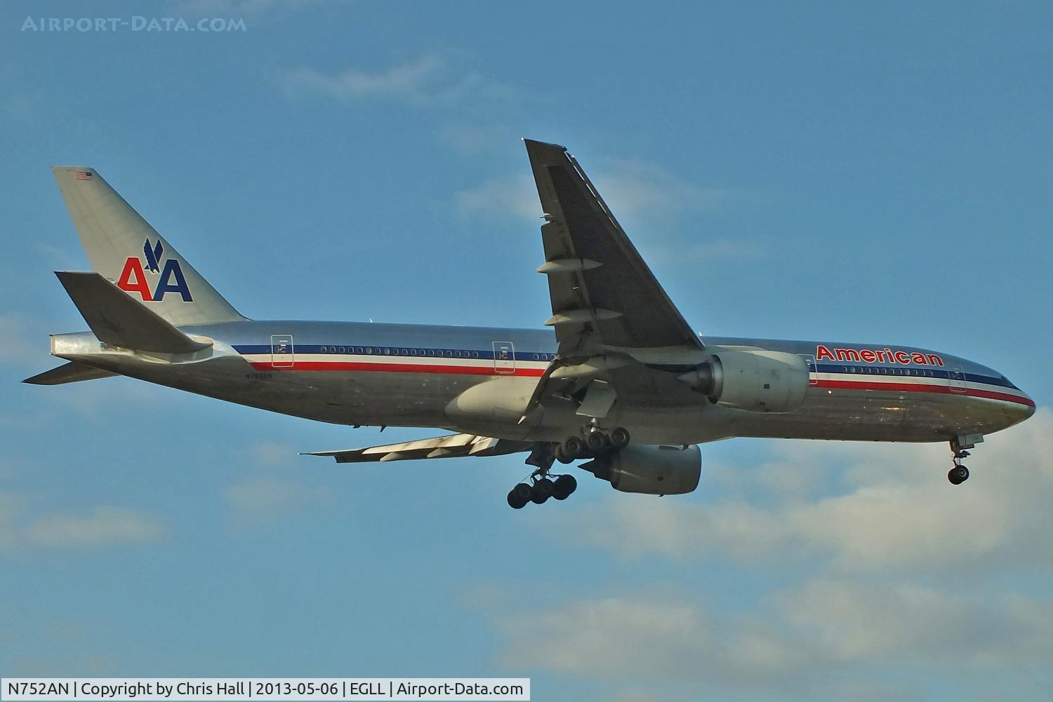 N752AN, 2001 Boeing 777-223 C/N 30260, American Airlines
