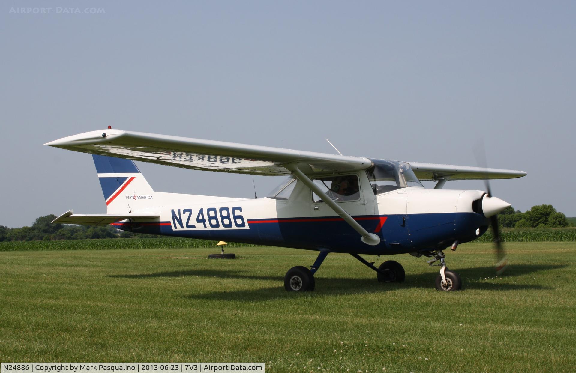 N24886, 1977 Cessna 152 C/N 15280432, Cessna 152