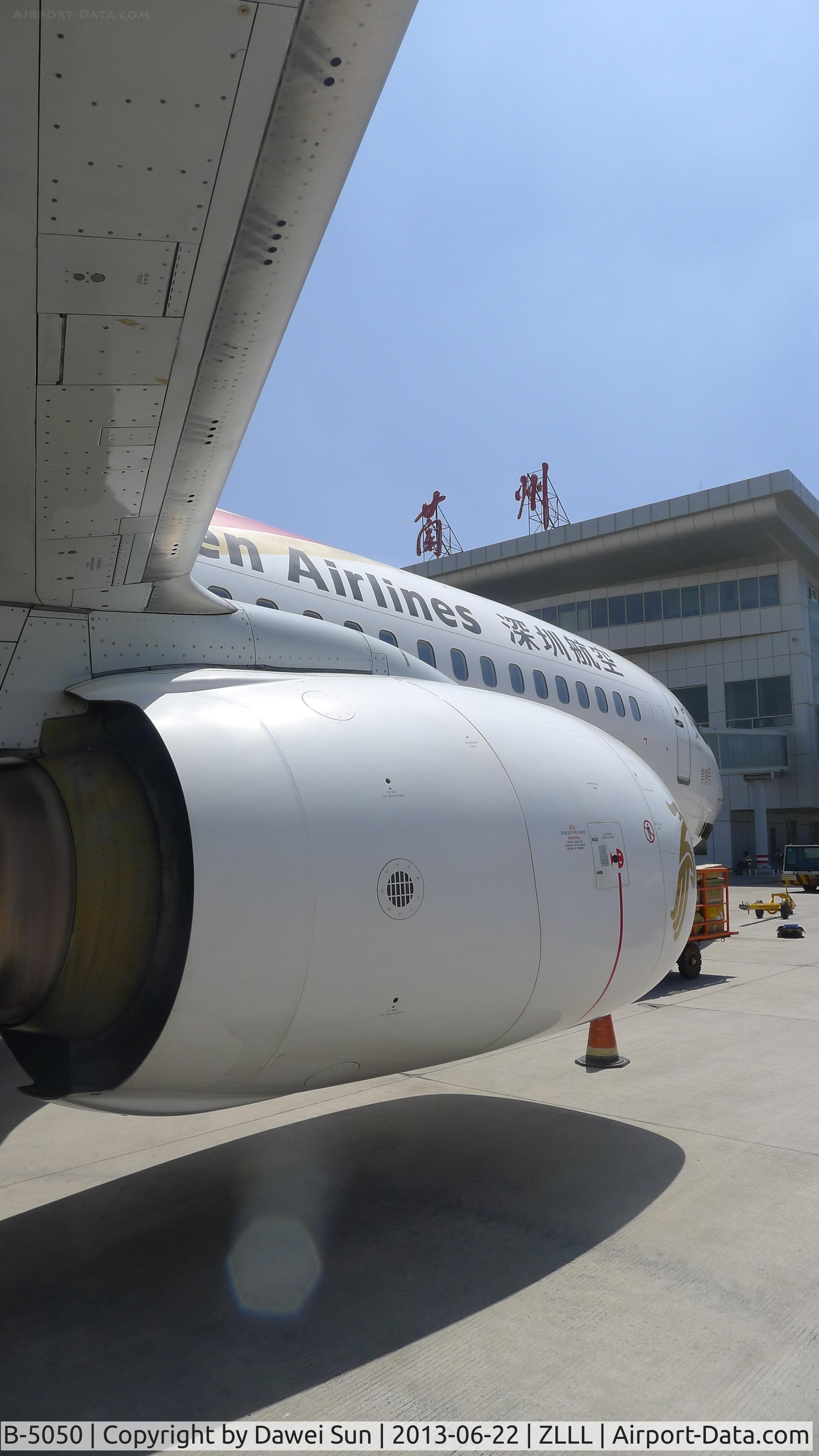 B-5050, 2001 Boeing 737-86N C/N 28643, Lanzhou Zhongchuan Airport (Lanzhou West Airport), Lanzhou, Gansu, China