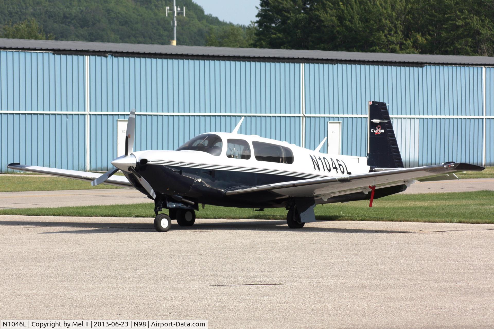 N1046L, 2001 Mooney M20R Ovation C/N 29-0275, Parked