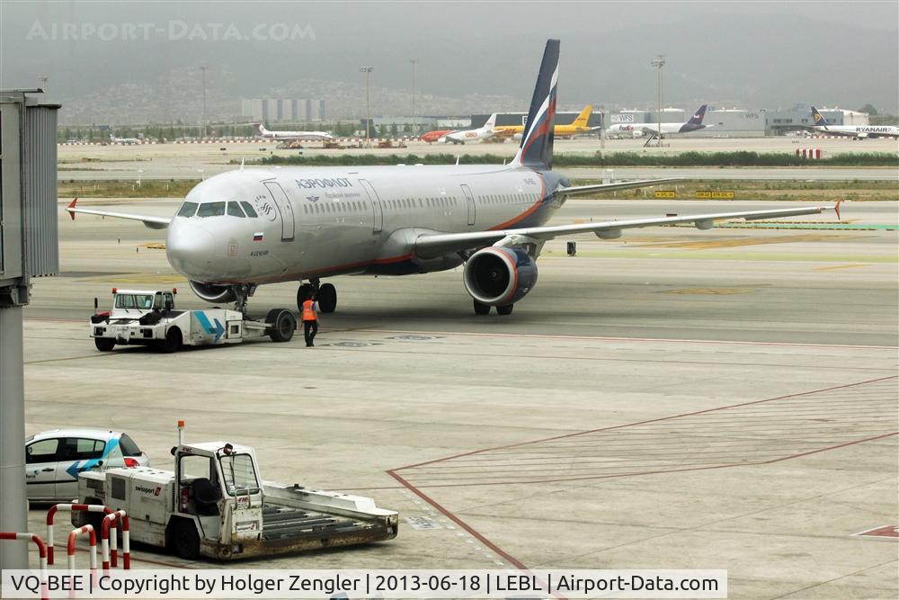 VQ-BEE, 2009 Airbus A321-211 C/N 4099, Push back for return to SVO...