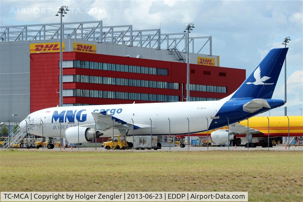 TC-MCA, 1996 Airbus A300C4-605R C/N 755, On weekend rest ...