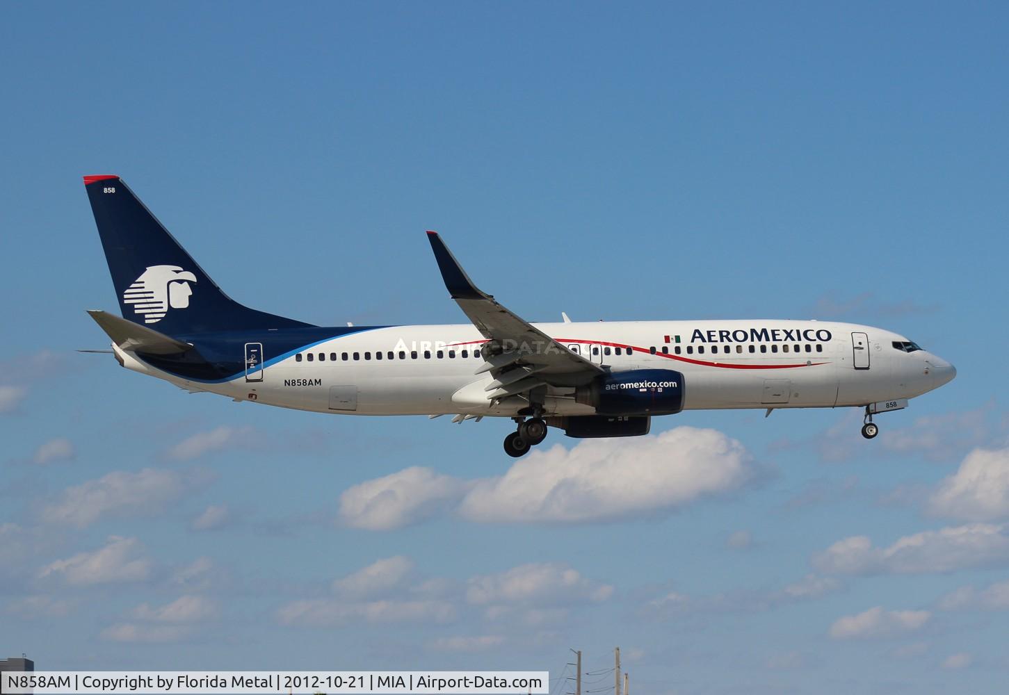 N858AM, 2003 Boeing 737-8Q8 C/N 30671, Aeromexico 737-800
