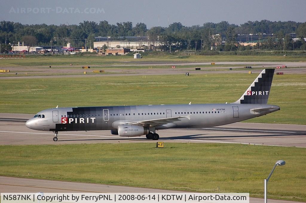 N587NK, 2005 Airbus A321-231 C/N 2476, Spirit A321 just arrived