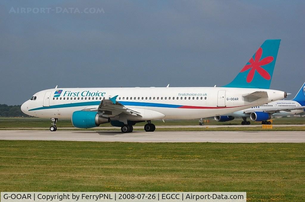 G-OOAR, 2000 Airbus A320-214 C/N 1320, First Choice A320 lining up