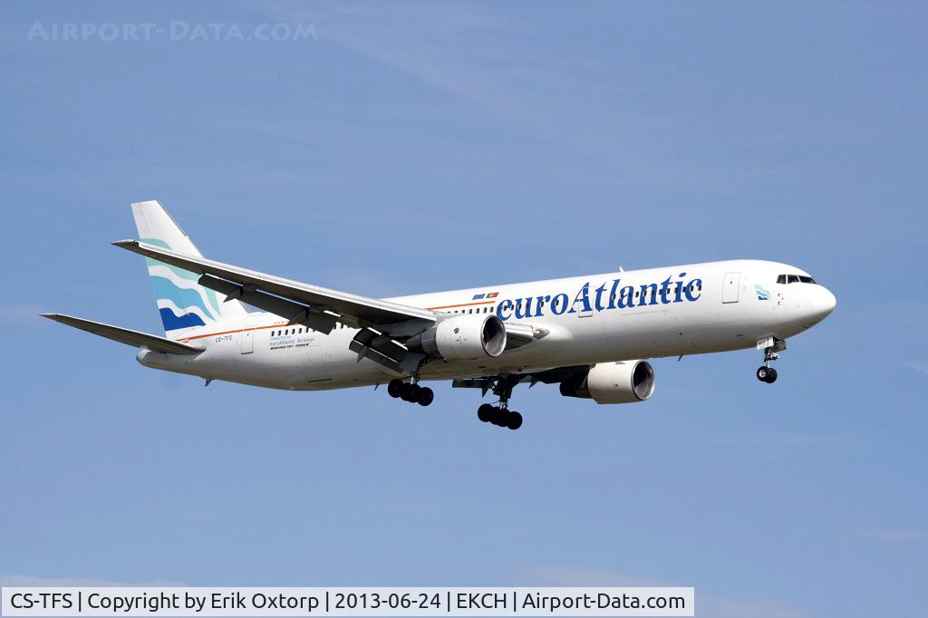 CS-TFS, 1992 Boeing 767-3Y0/ER C/N 25411, CS-TFS landing on rw 22L