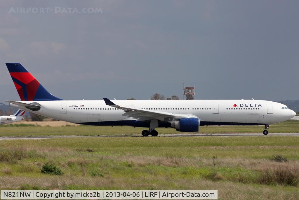 N821NW, 2007 Airbus A330-323 C/N 0865, Taxiing