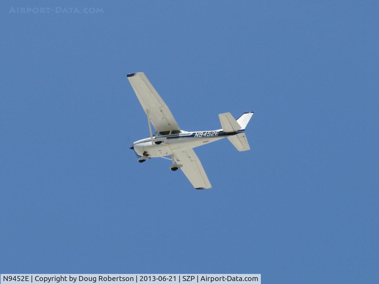 N9452E, 1979 Cessna 172N C/N 17272268, 1979 Cessna 172N SKYHAWK, Lycoming O-320-H2AD 160 Hp, takeoff climb Rwy 22