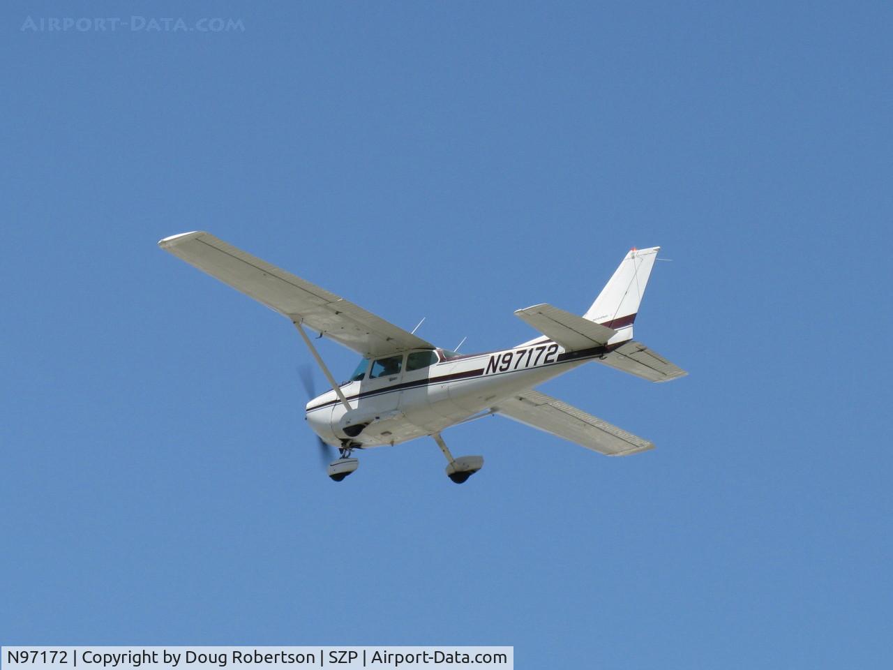 N97172, 1984 Cessna 172P C/N 17276162, 1984 Cessna 172P SKYHAWK, Lycoming O-320-D2J 160 Hp, takeoff climb Rwy 22