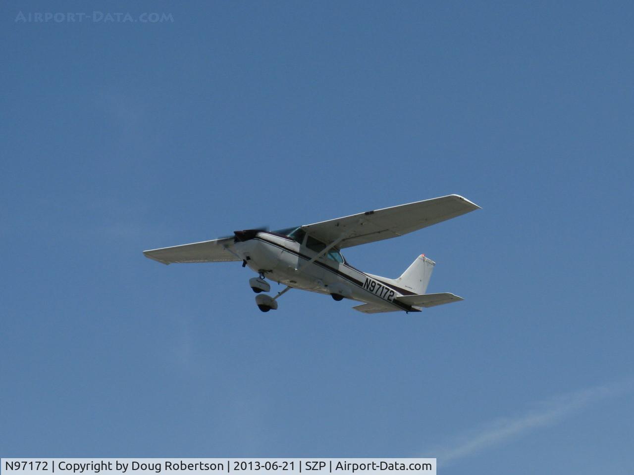 N97172, 1984 Cessna 172P C/N 17276162, 1984 Cessna 172P SKYHAWK, Lycoming O-320-D2J 160 Hp, another takeoff climb Rwy 22