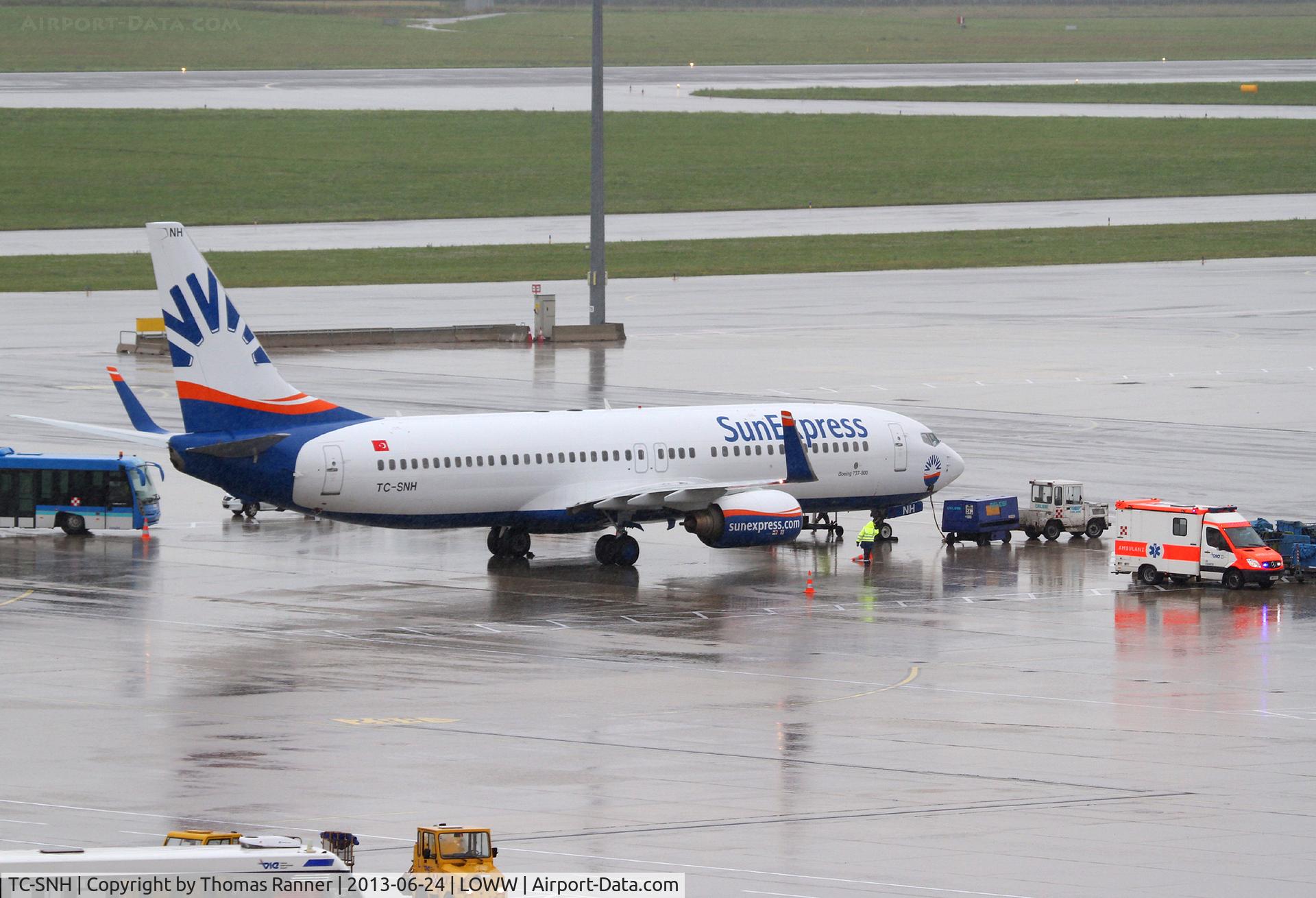 TC-SNH, 2005 Boeing 737-8FH C/N 30826, SunExpress Boeing 737