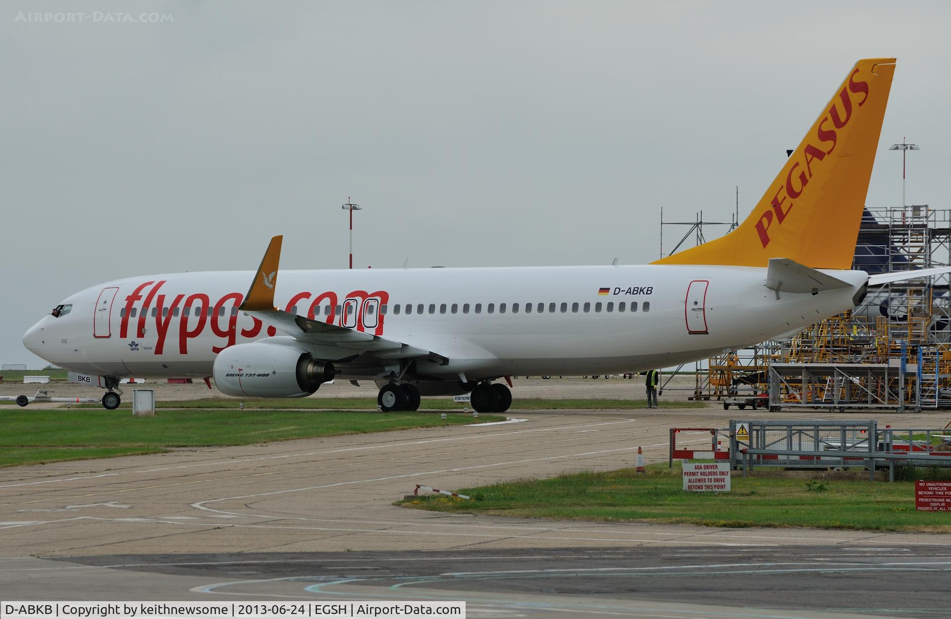 D-ABKB, 2008 Boeing 737-86J C/N 37740, Fresh from paint in Pegasus colour scheme !