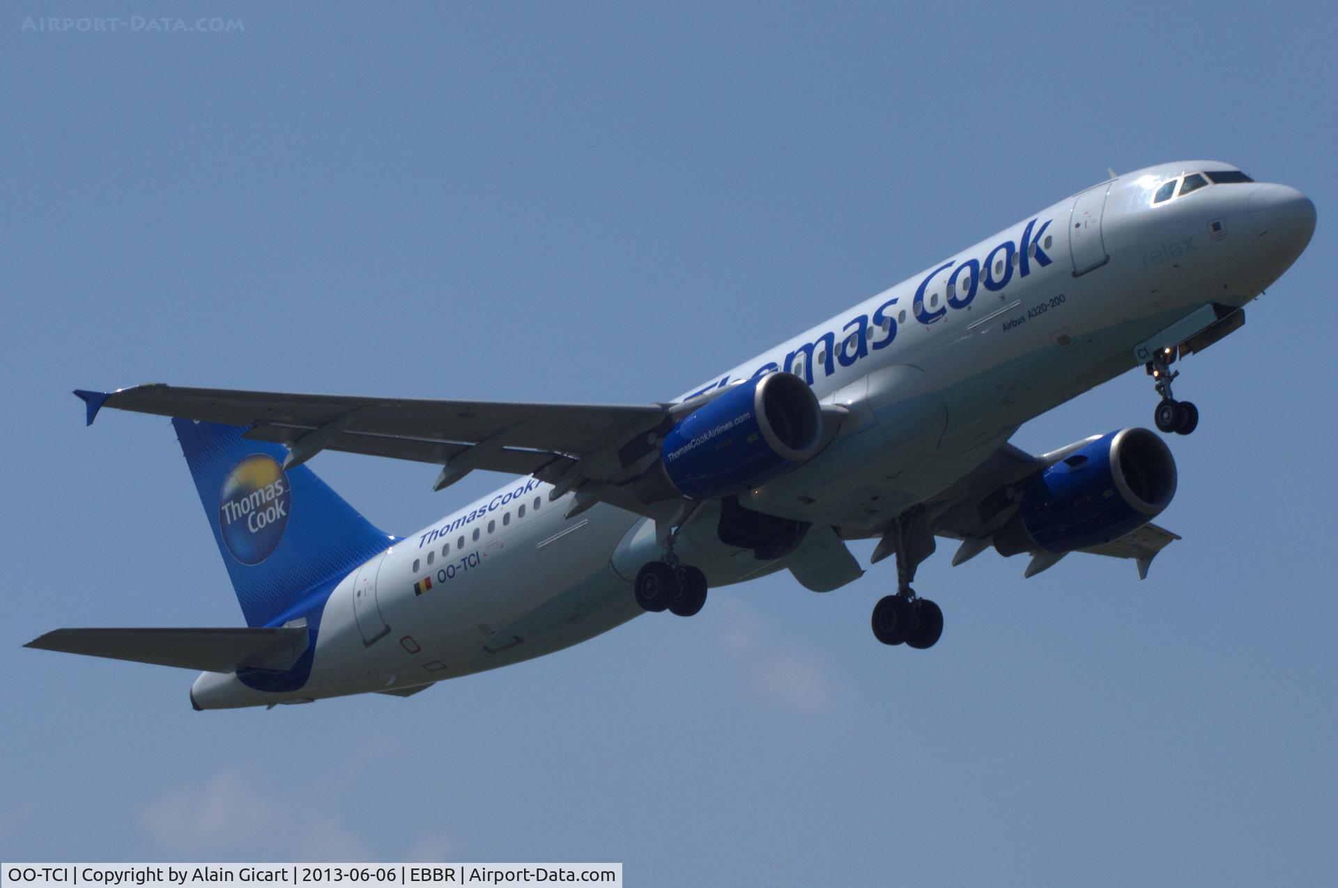 OO-TCI, 2003 Airbus A320-214 C/N 1975, Take off