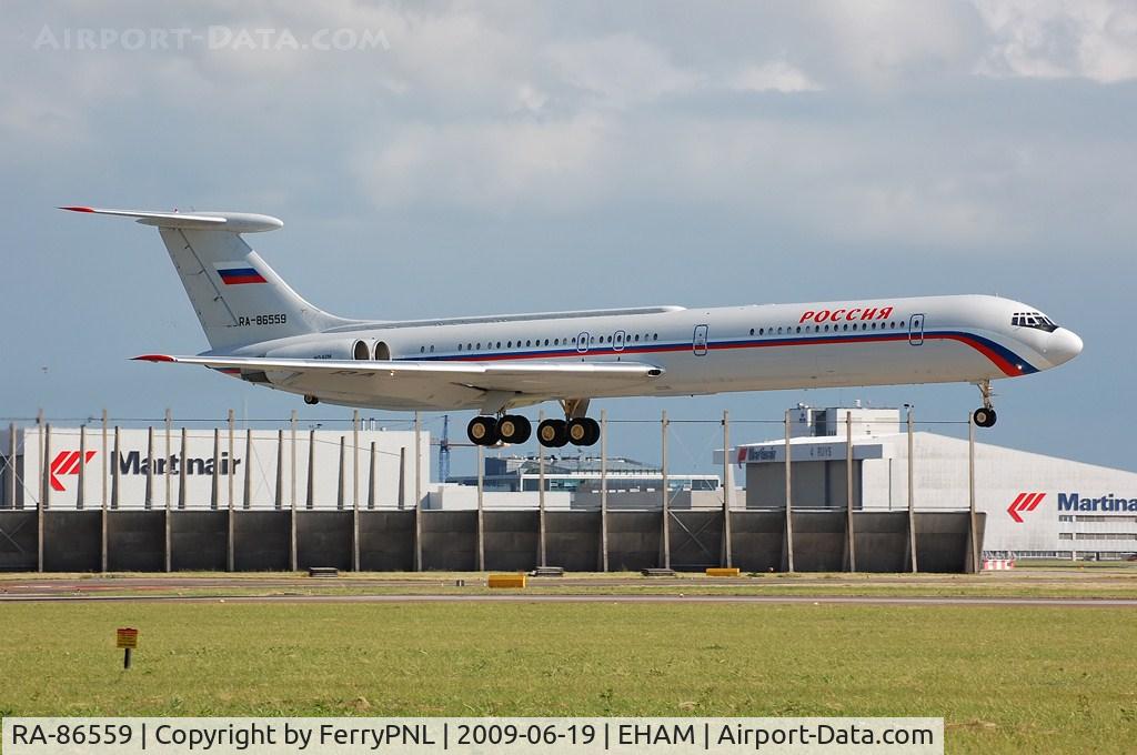 RA-86559, 1992 Ilyushin Il-62M C/N 2153258, Mr. Putin entourage arrives in SPL