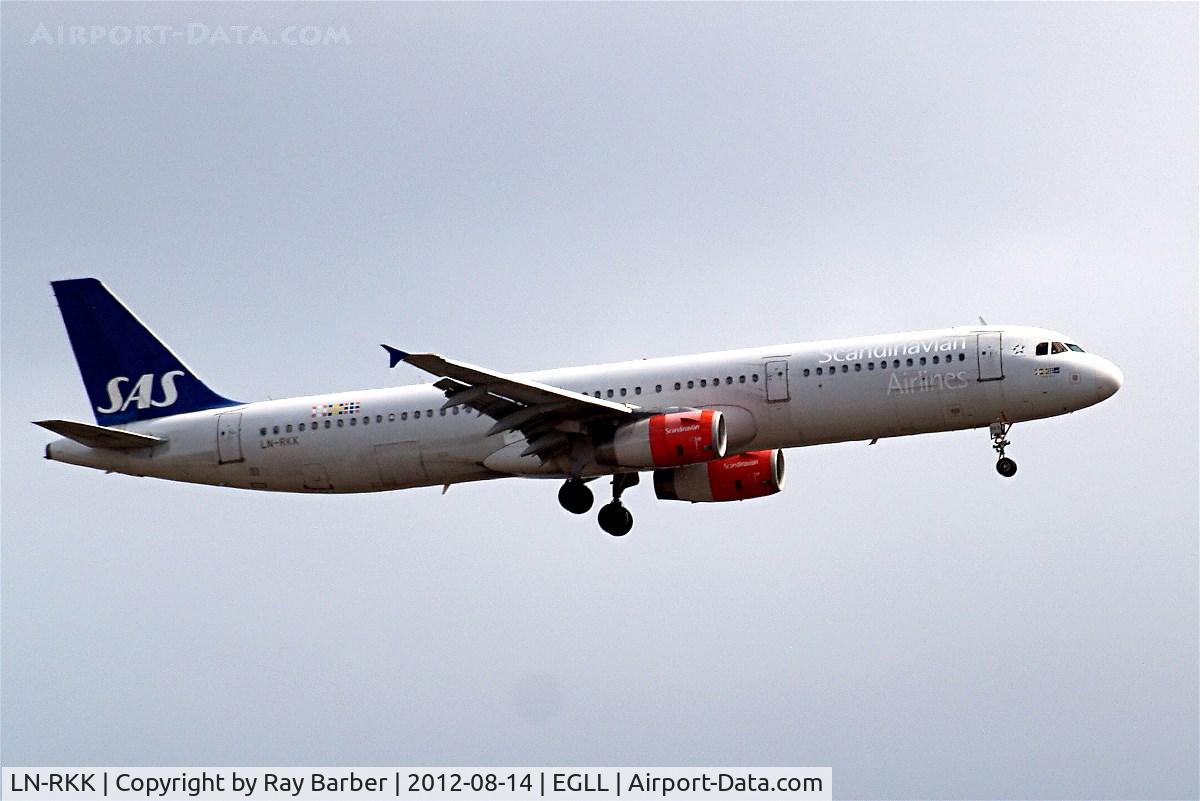 LN-RKK, 2002 Airbus A321-232 C/N 1848, Airbus A321-232 [1848] (SAS Scandinavian Airlines) Home~G 14/08/2012. On approach 27L