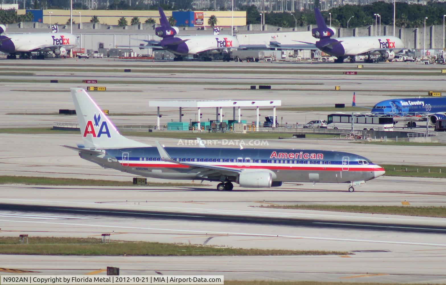 N902AN, 1999 Boeing 737-823 C/N 29504, American 737-800