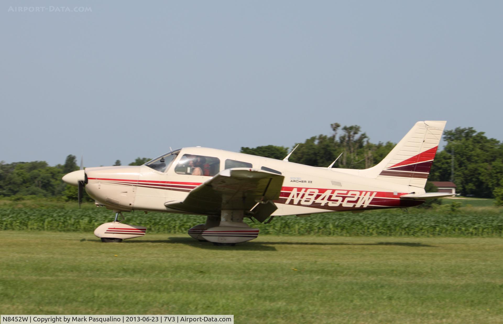 N8452W, 1981 Piper PA-28-181 C/N 28-8290044, Piper PA-28-181