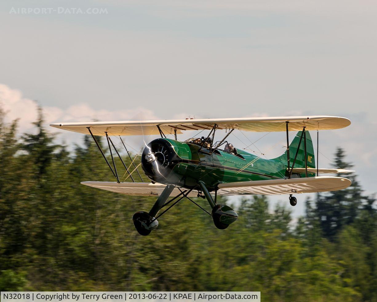 N32018, 1941 Waco UPF-7 C/N 5650, Landing 34L @ KPAE