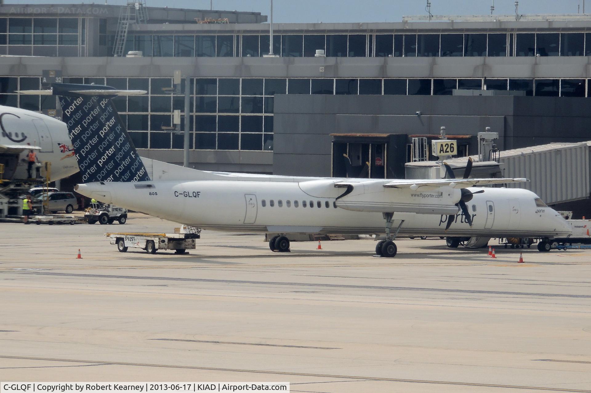 C-GLQF, 2007 De Havilland Canada DHC-8-402Q Dash 8 C/N 4193, Prepping for departure
