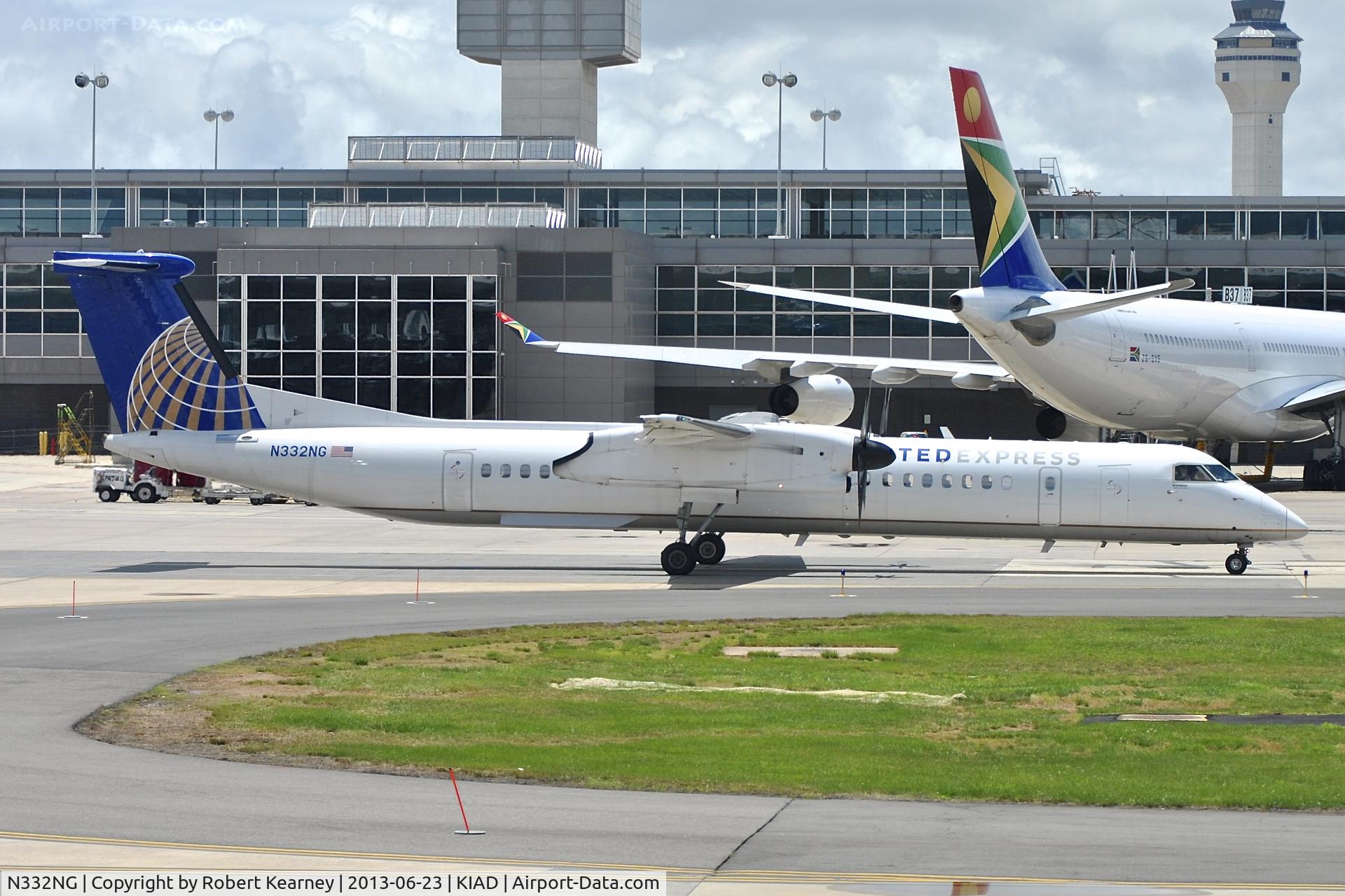 N332NG, 2010 Bombardier DHC-8-402 Dash 8 C/N 4332, Taxiing for departure
