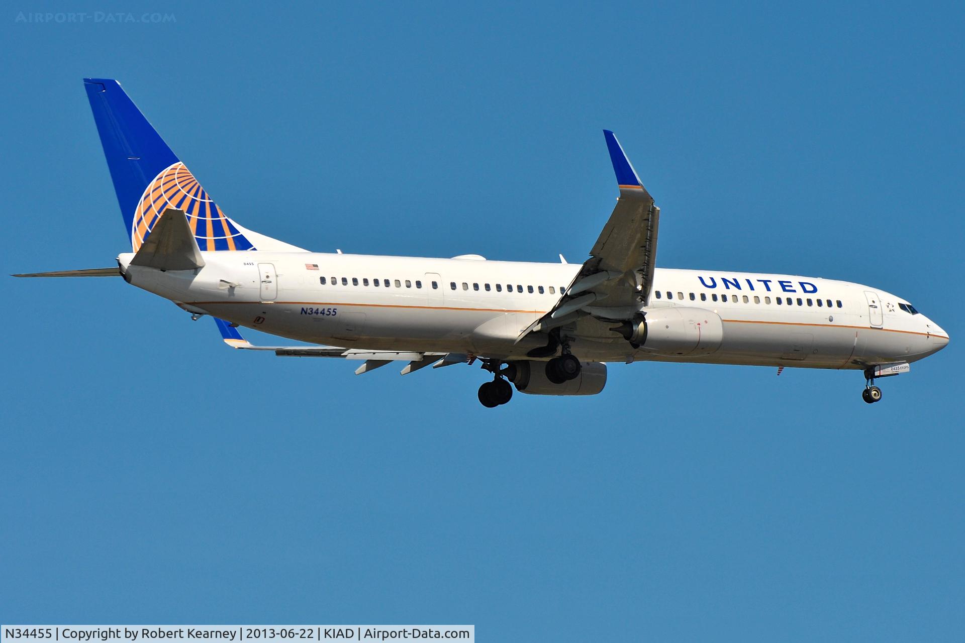 N34455, 2012 Boeing 737-924/ER C/N 41743, On finals for r/w 19L