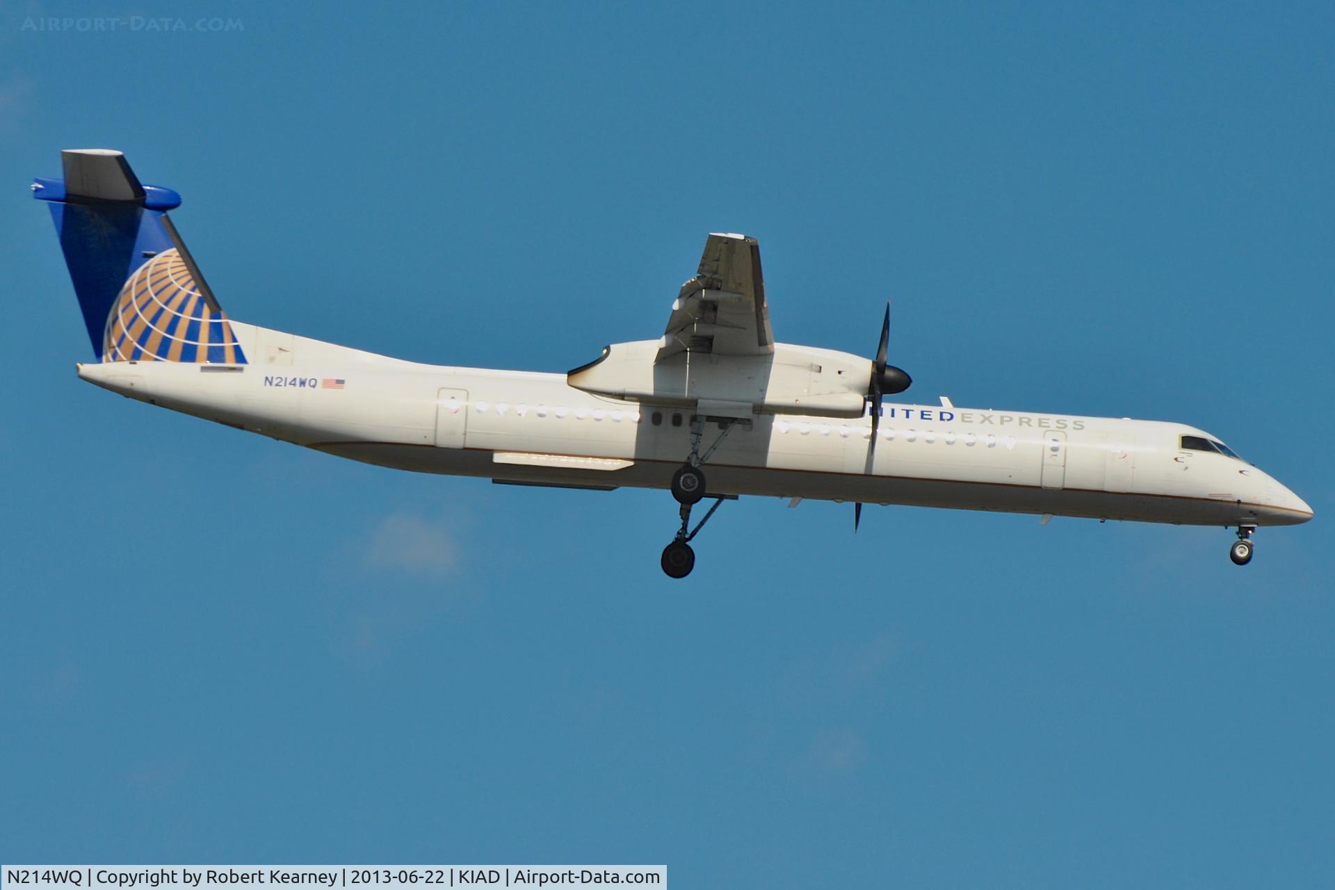 N214WQ, 2008 De Havilland Canada DHC-8-402Q Dash 8 Dash 8 C/N 4214, On finals for r/w 19L