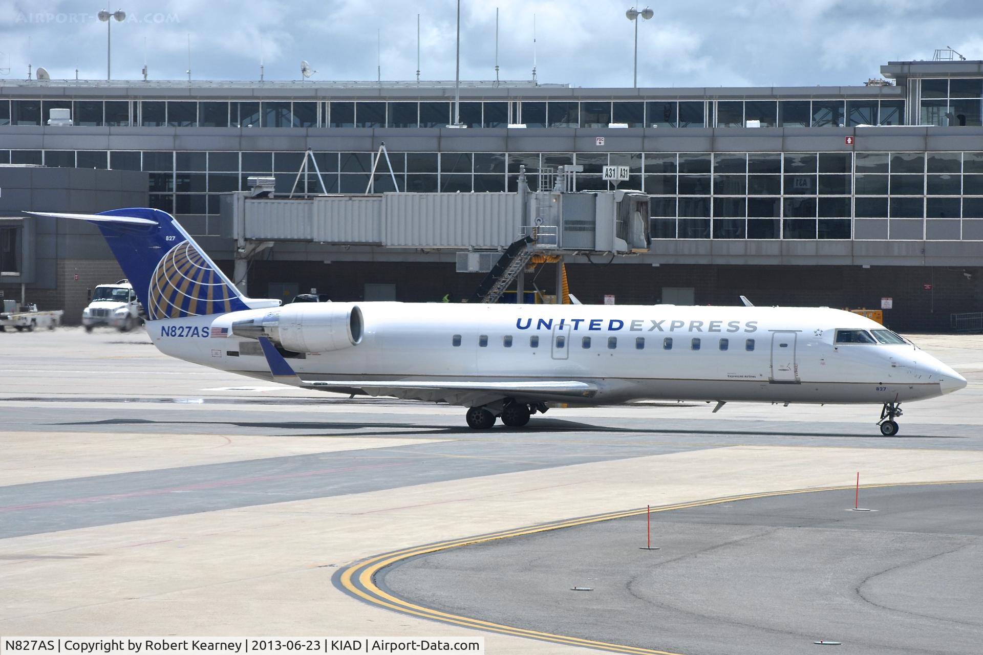 N827AS, 1997 Canadair CRJ-200ER (CL-600-2B19) C/N 7212, Taxiing out for departure
