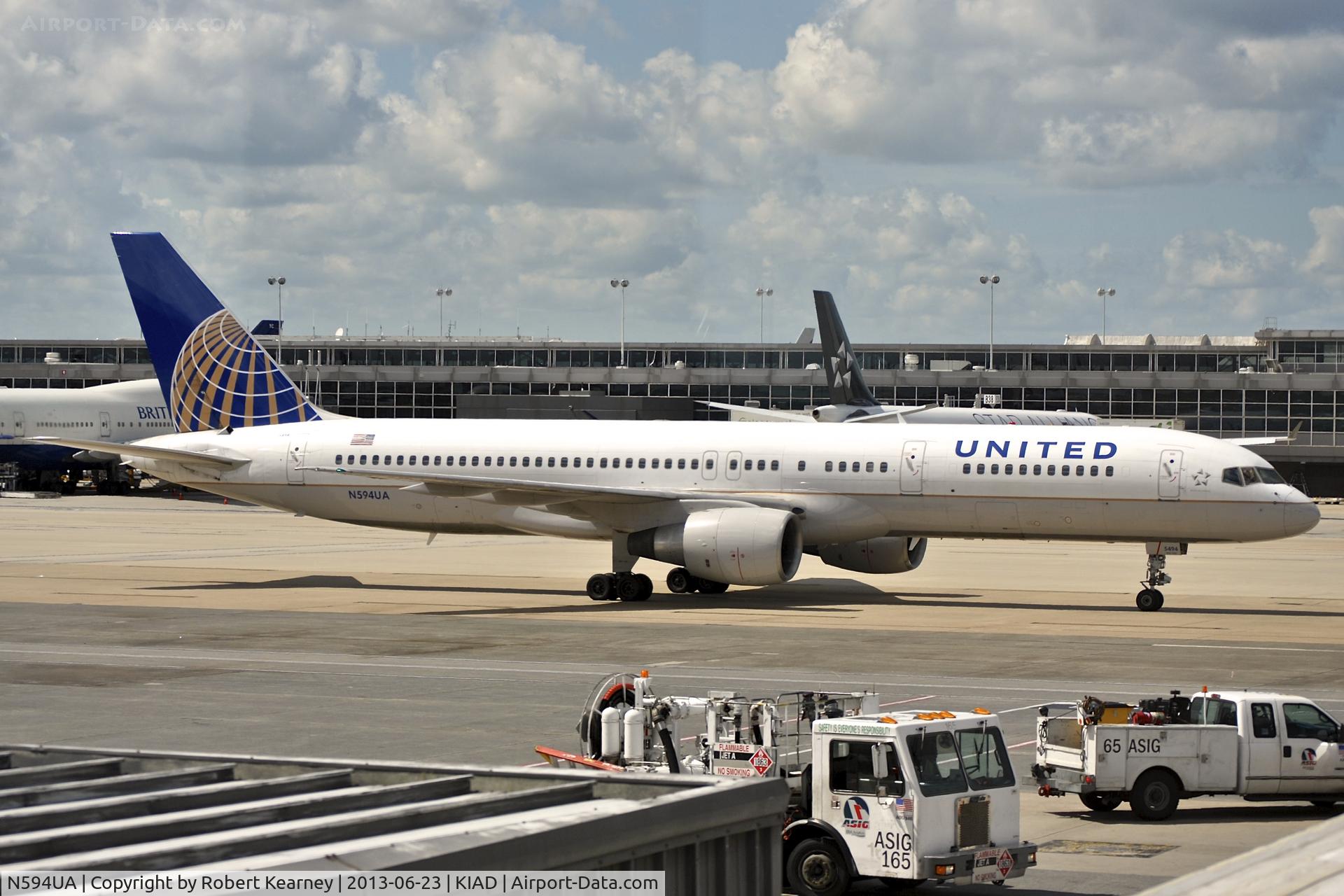 N594UA, 1996 Boeing 757-222 C/N 28145, Taxiing out for departure