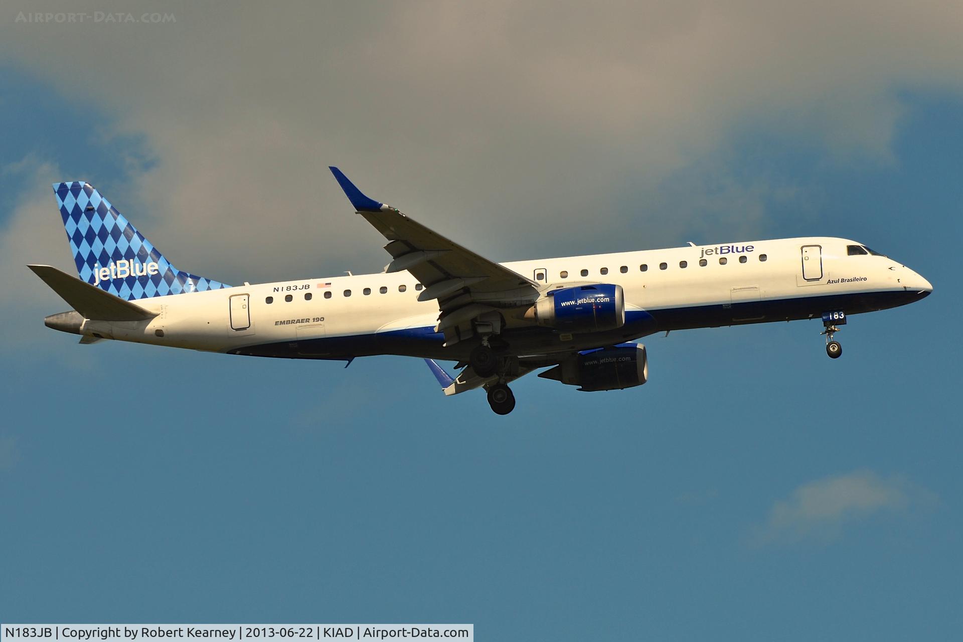 N183JB, 2005 Embraer 190AR (ERJ-190-100IGW) C/N 19000007, On finals for r/w 19L