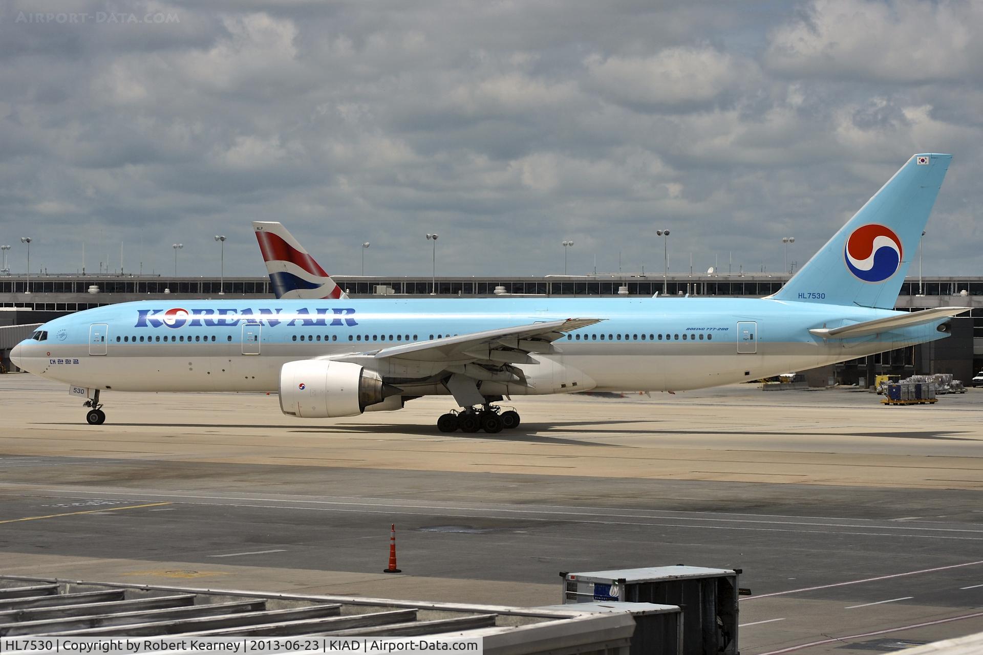 HL7530, 1997 Boeing 777-2B5/ER C/N 27945, Taxiing out for departure