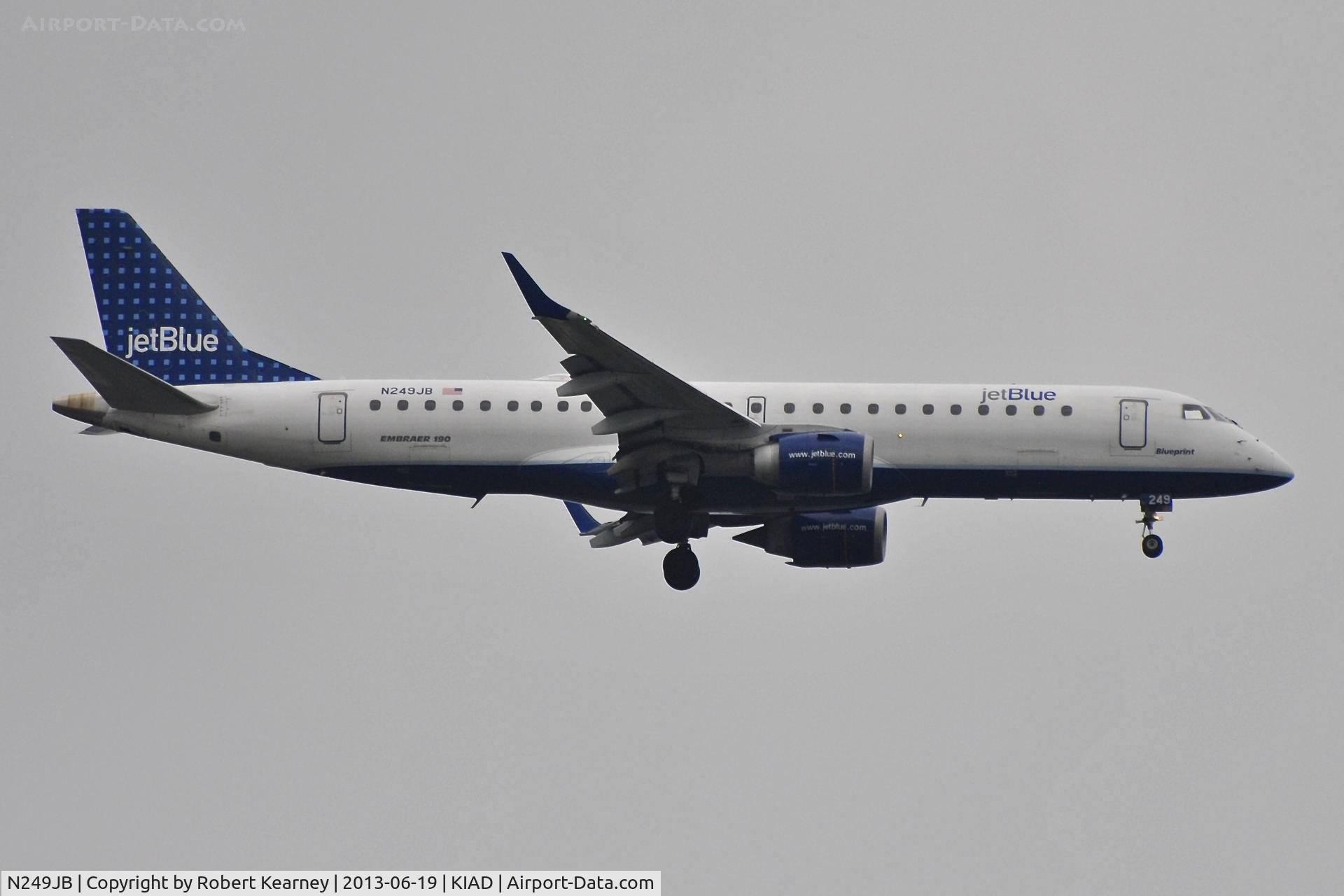 N249JB, 2006 Embraer 190AR (ERJ-190-100IGW) C/N 19000045, On finals or r/w 01R