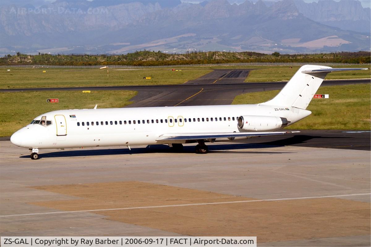 ZS-GAL, 1974 McDonnell Douglas DC-9-32 C/N 47601, McDonnell Douglas DC-9-32 [47601] ( South African Express Airways) Cape Town Int~ZS 17/09/2006