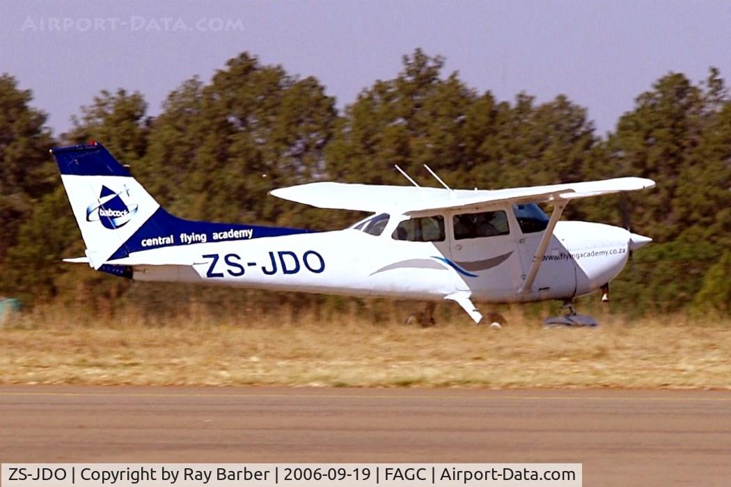 ZS-JDO, Cessna 172M Skyhawk C/N 17265601, Cessna 172M Skyhawk [172-65601] (Central Flying Academy) Grand Central~ZS 19/09/2006