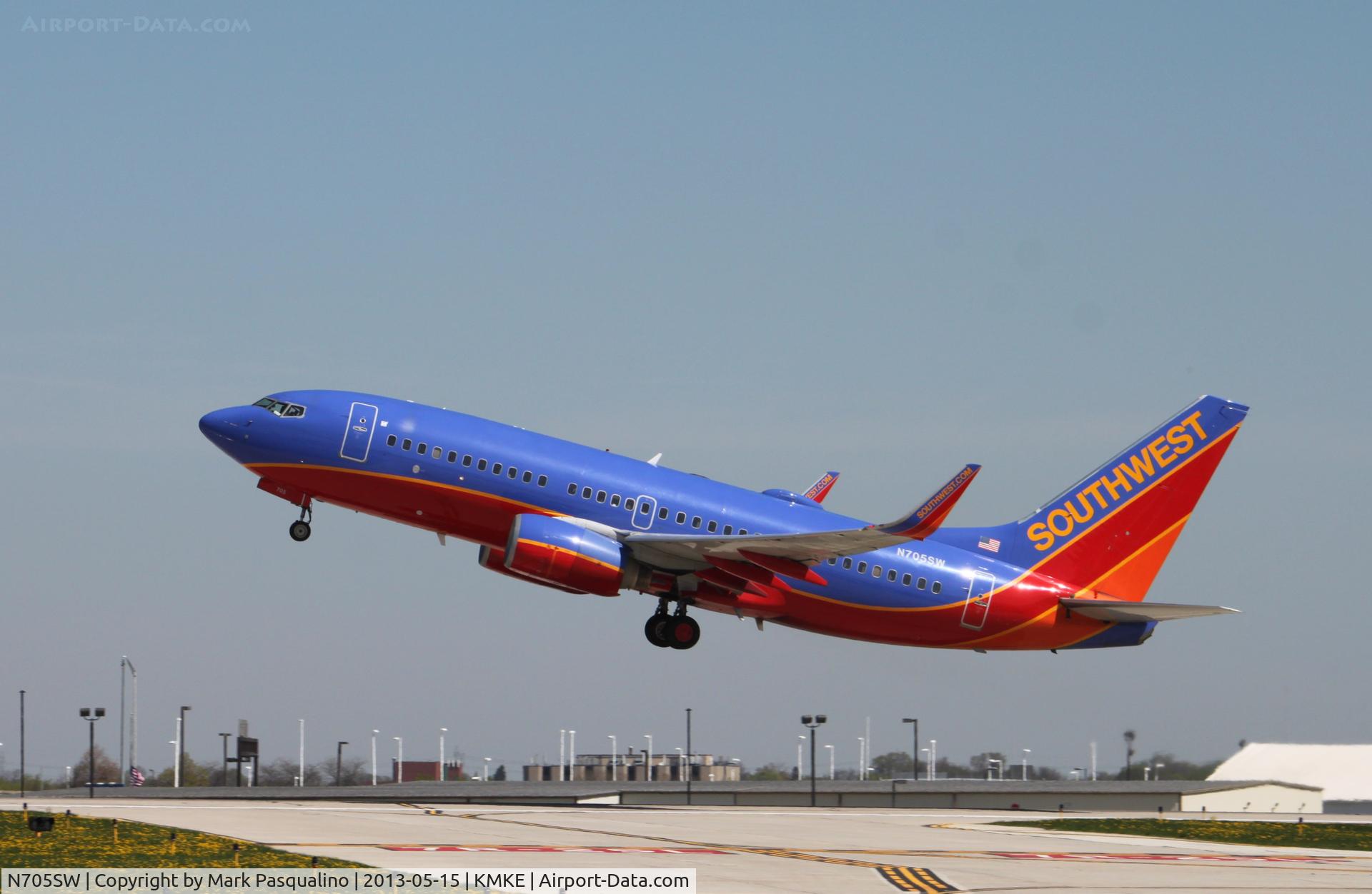 N705SW, 1998 Boeing 737-7H4 C/N 27839, Boeing 737-700