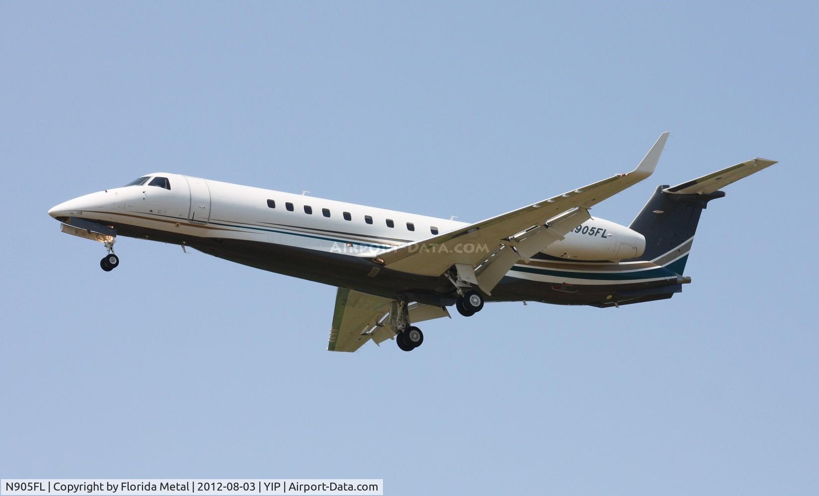 N905FL, 2004 Embraer ERJ-135BJ Legacy C/N 145775, Flight Options Legacy
