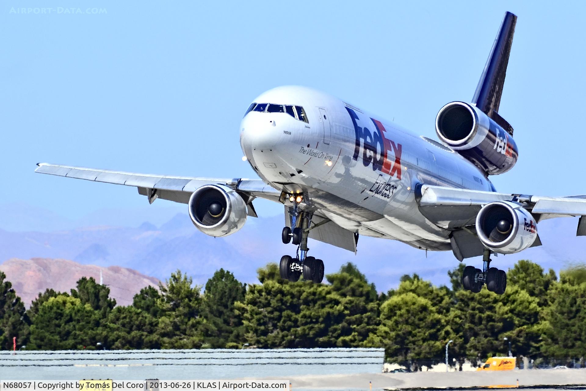 N68057, 1982 McDonnell Douglas MD-10-10F C/N 48264, N68057 FedEx - Federal Express Boeing MD-10-10F (cn 48264/379) 