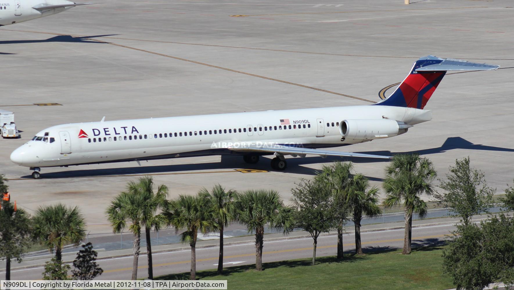 N909DL, 1987 McDonnell Douglas MD-88 C/N 49540, Delta MD-88