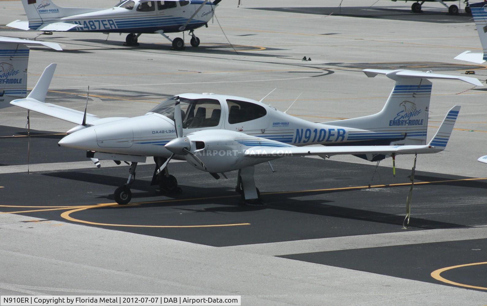N910ER, Diamond DA-42 Twin Star C/N 42.AC138, Embry Riddle DA 42