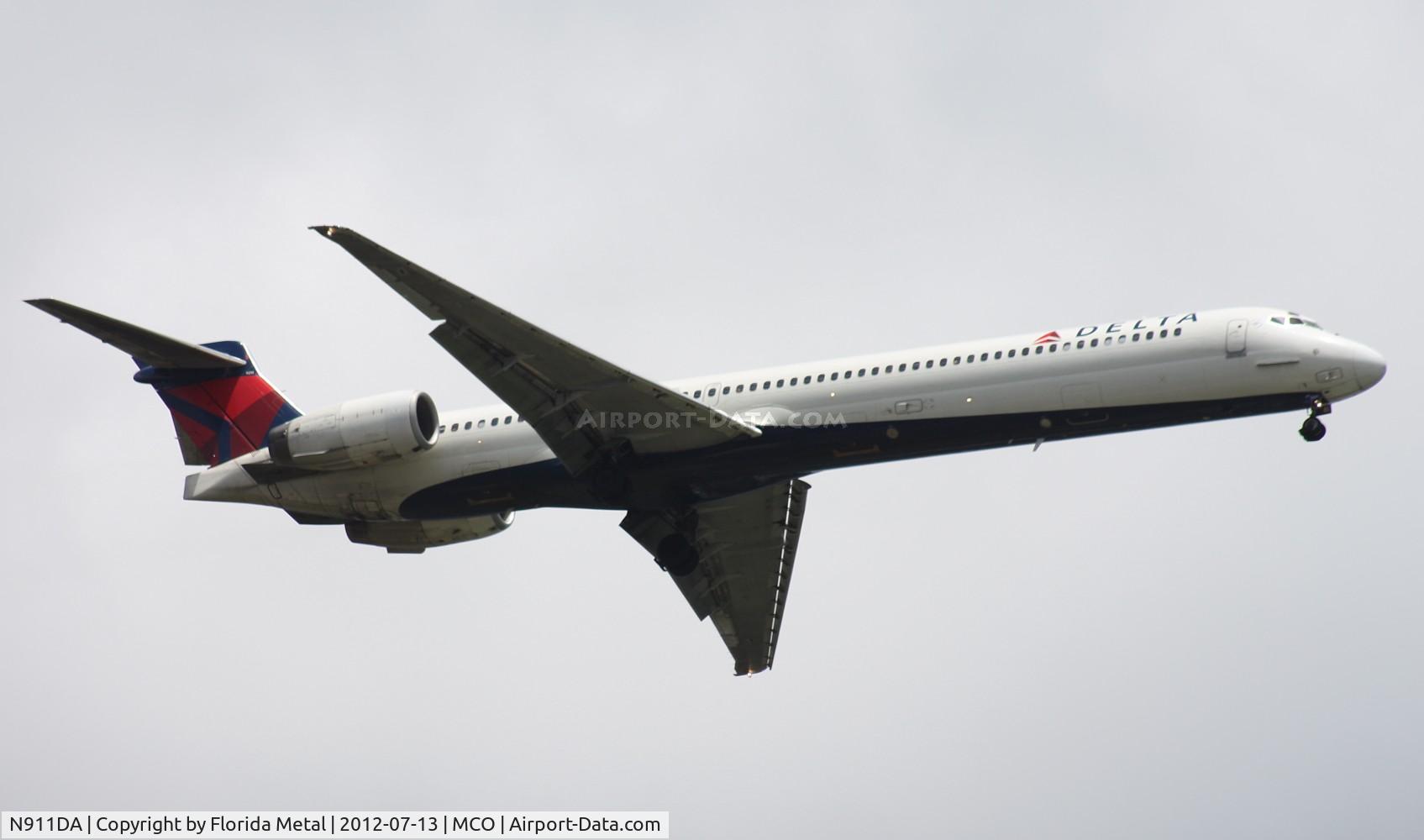 N911DA, 1995 McDonnell Douglas MD-90-30 C/N 53391, Delta MD-90