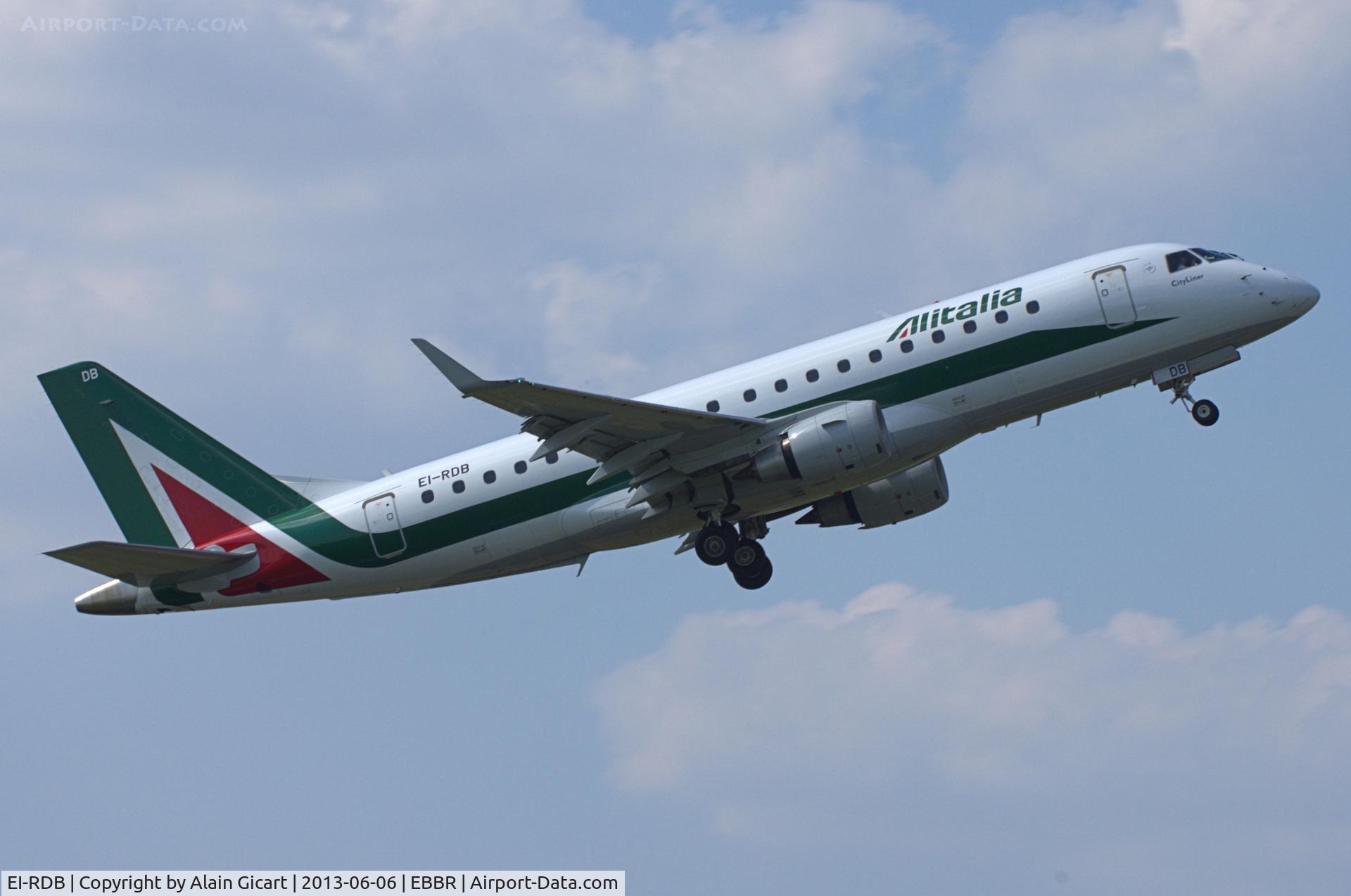 EI-RDB, 2011 Embraer 175LR (ERJ-170-200LR) C/N 17000331, Take off